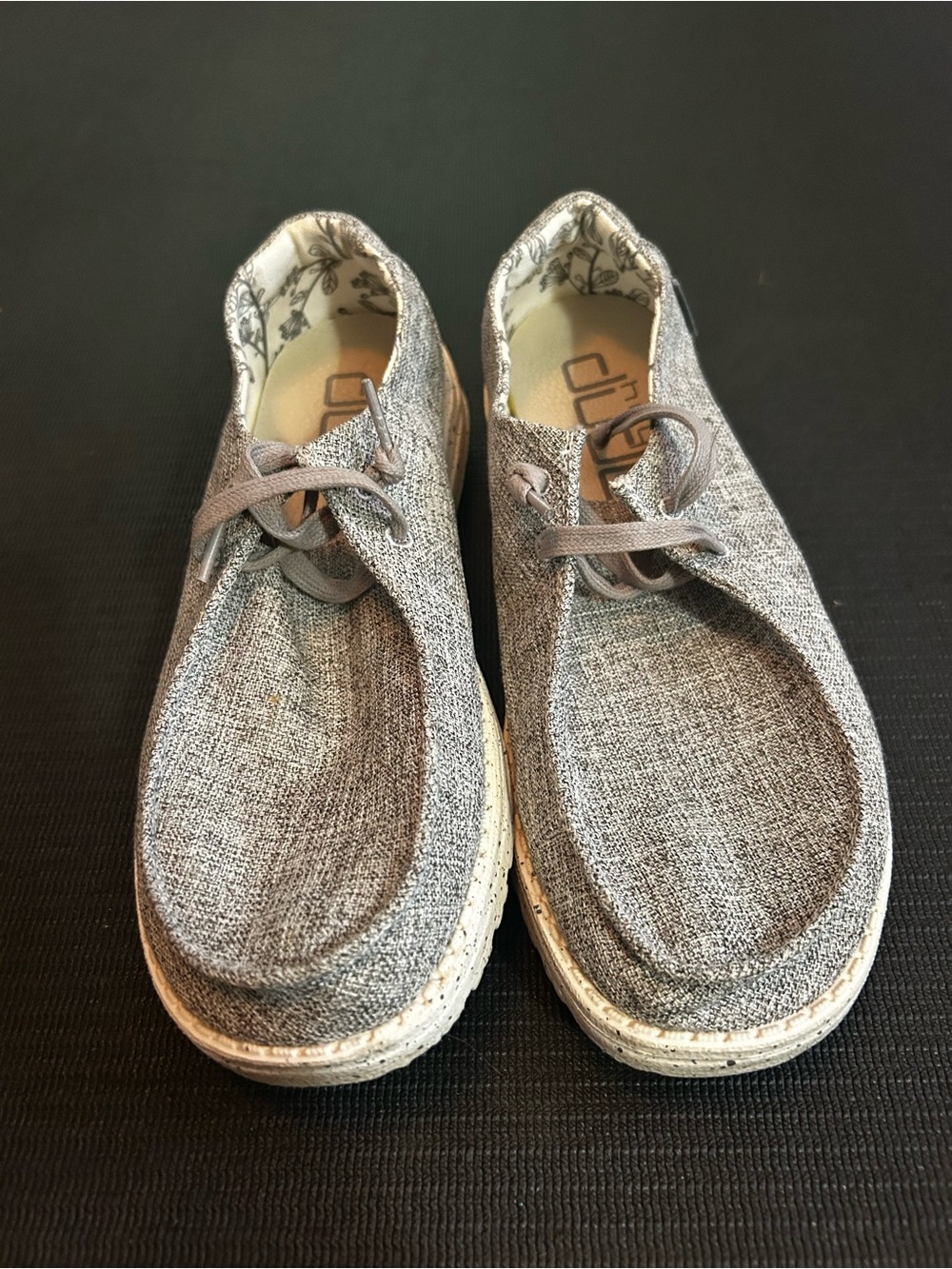 Hey Dude Women’s size 9 Wendy Linen gray